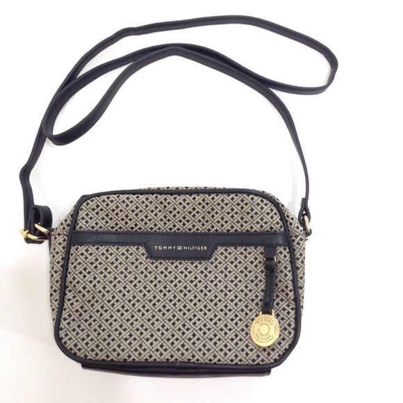 Tommy Hilfiger Camera Style Crossbody Bag - Picture 1 of 6